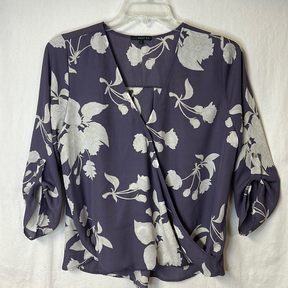 LOFT Women’s Top Size M Light Blue White Leaf Pattern Super Soft Long Sleeve